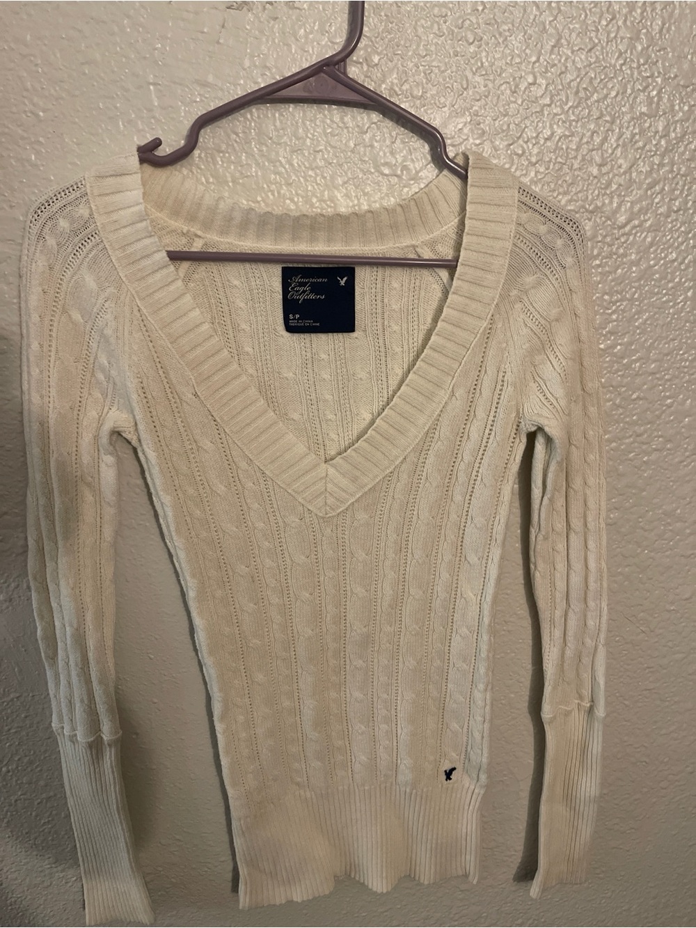 American Eagle Outfitters Ivory Cable V-Neck Sweater